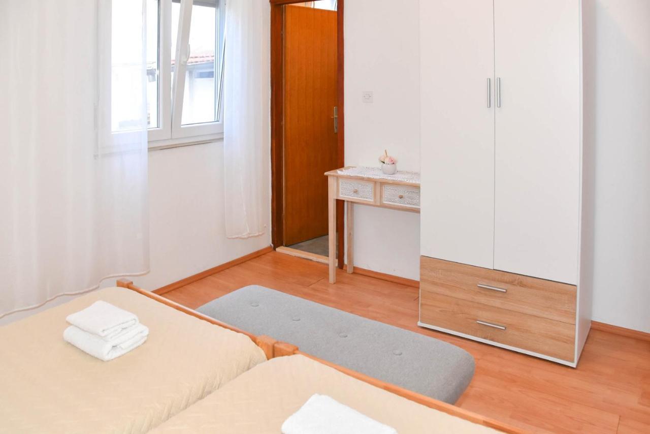 Apartment Tara 비오그라드나모루 외부 사진