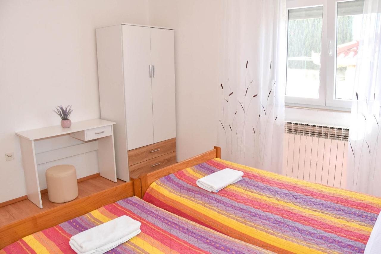 Apartment Tara 비오그라드나모루 외부 사진